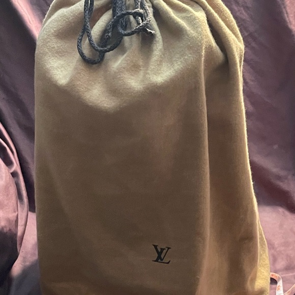 LV bucket bag 100% original - Picture 5 of 16